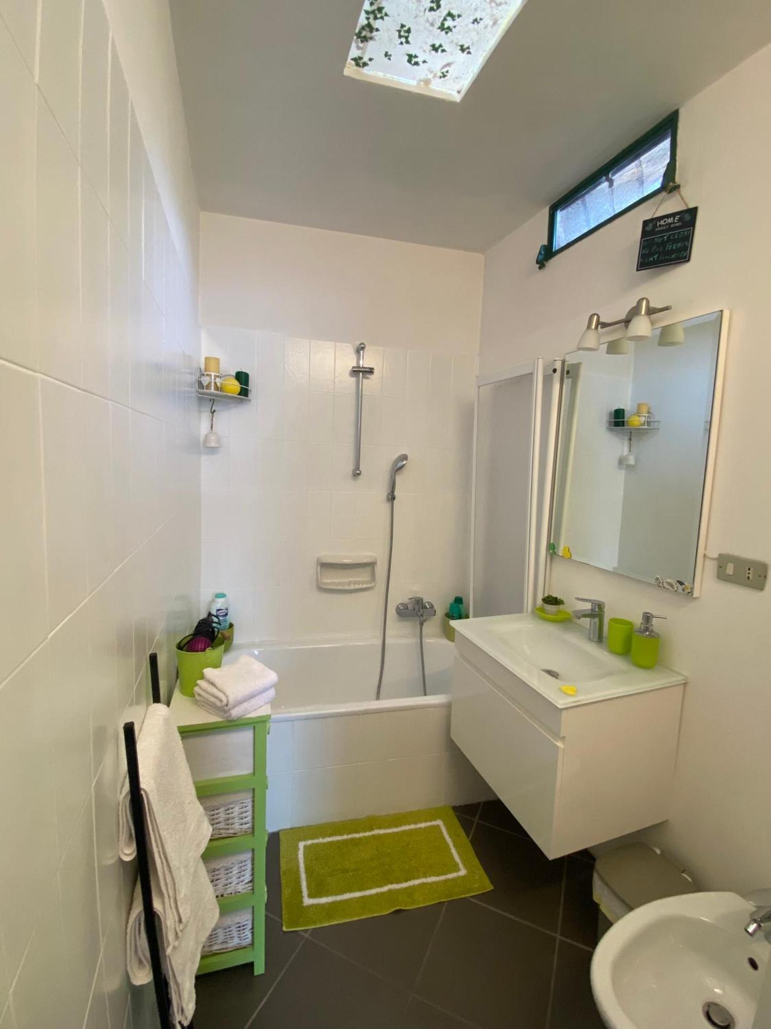 Ferienwohnung House Al Noce Moltrasio Exterior foto