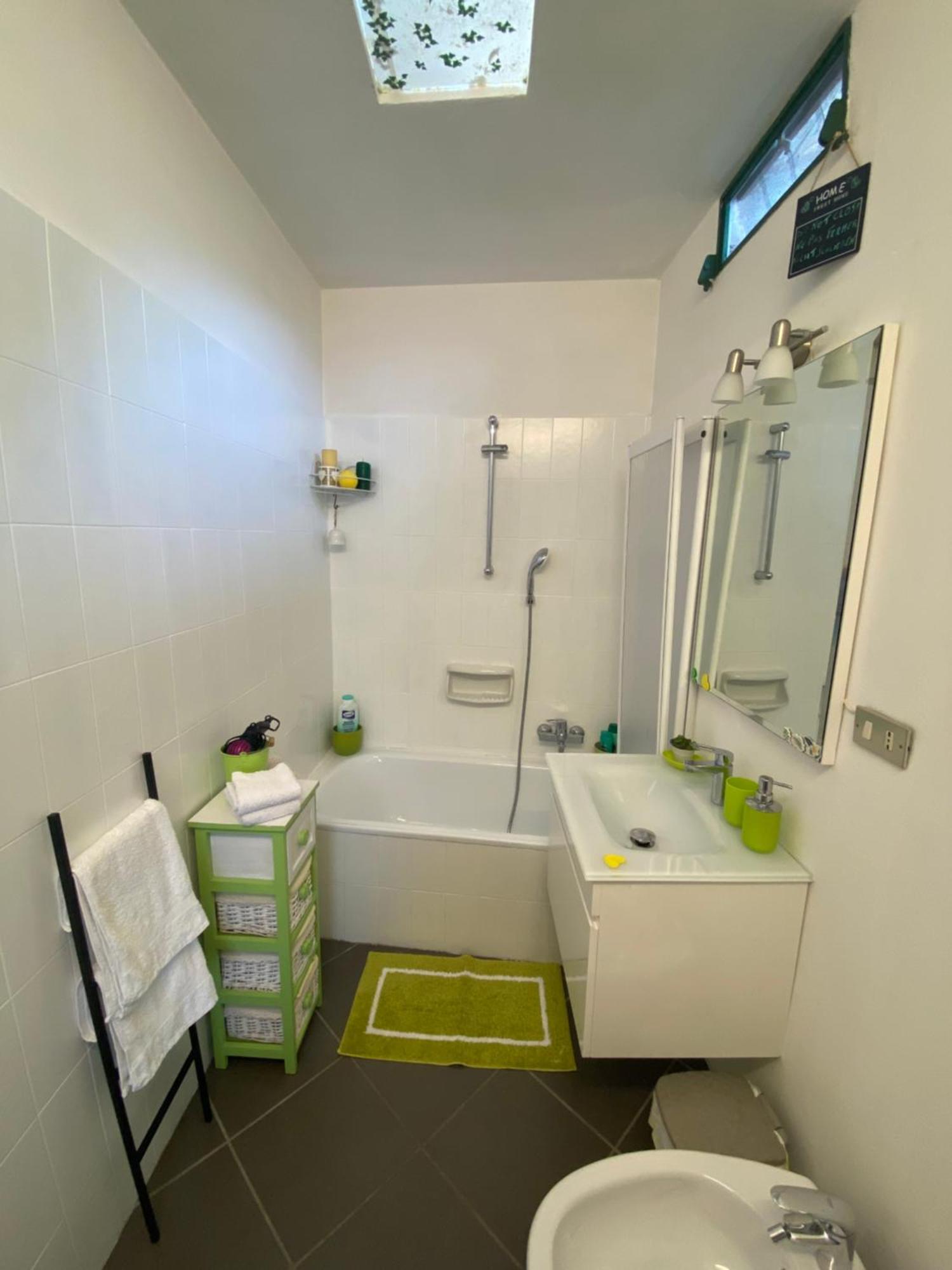 Ferienwohnung House Al Noce Moltrasio Exterior foto