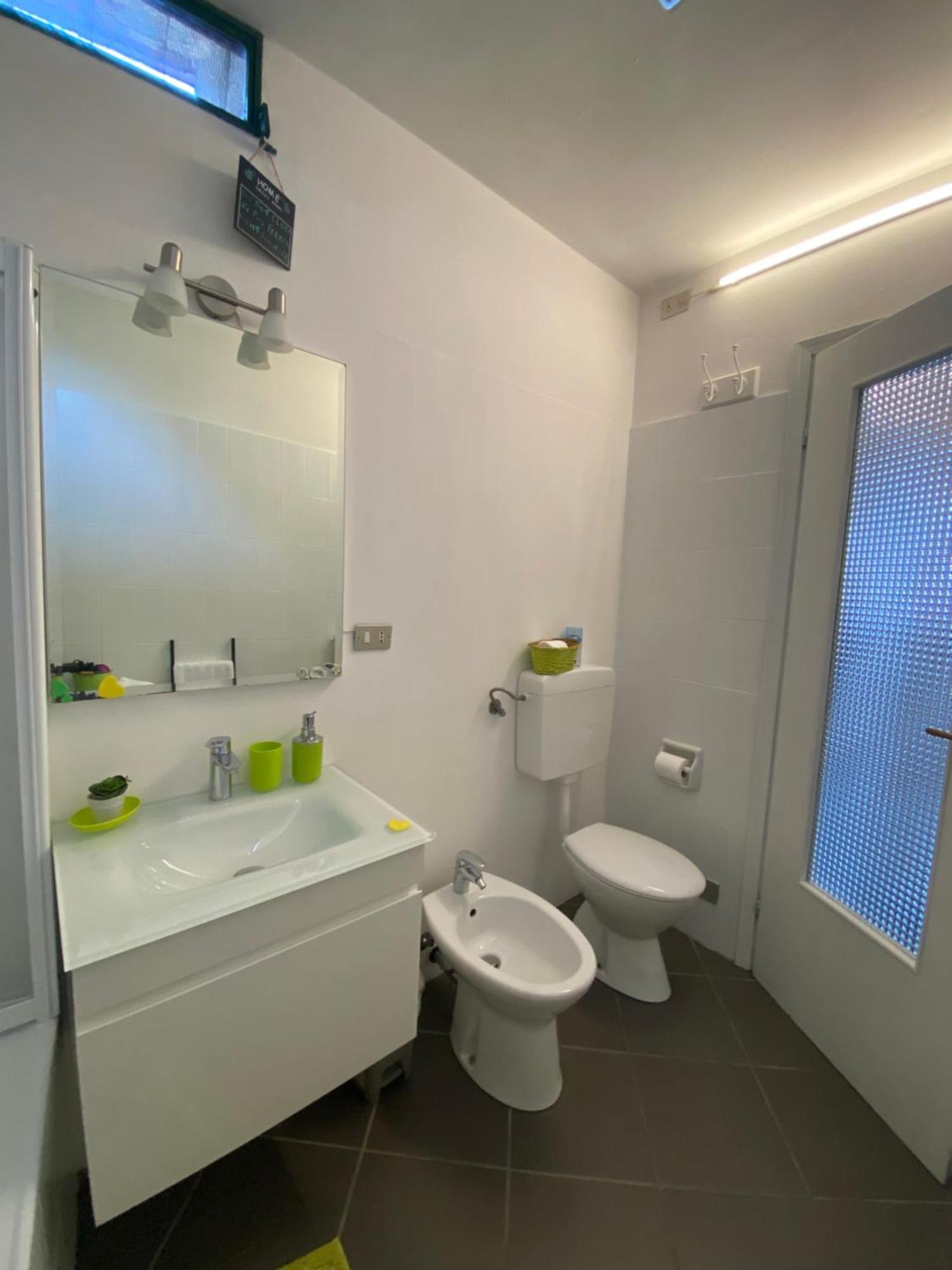 Ferienwohnung House Al Noce Moltrasio Exterior foto
